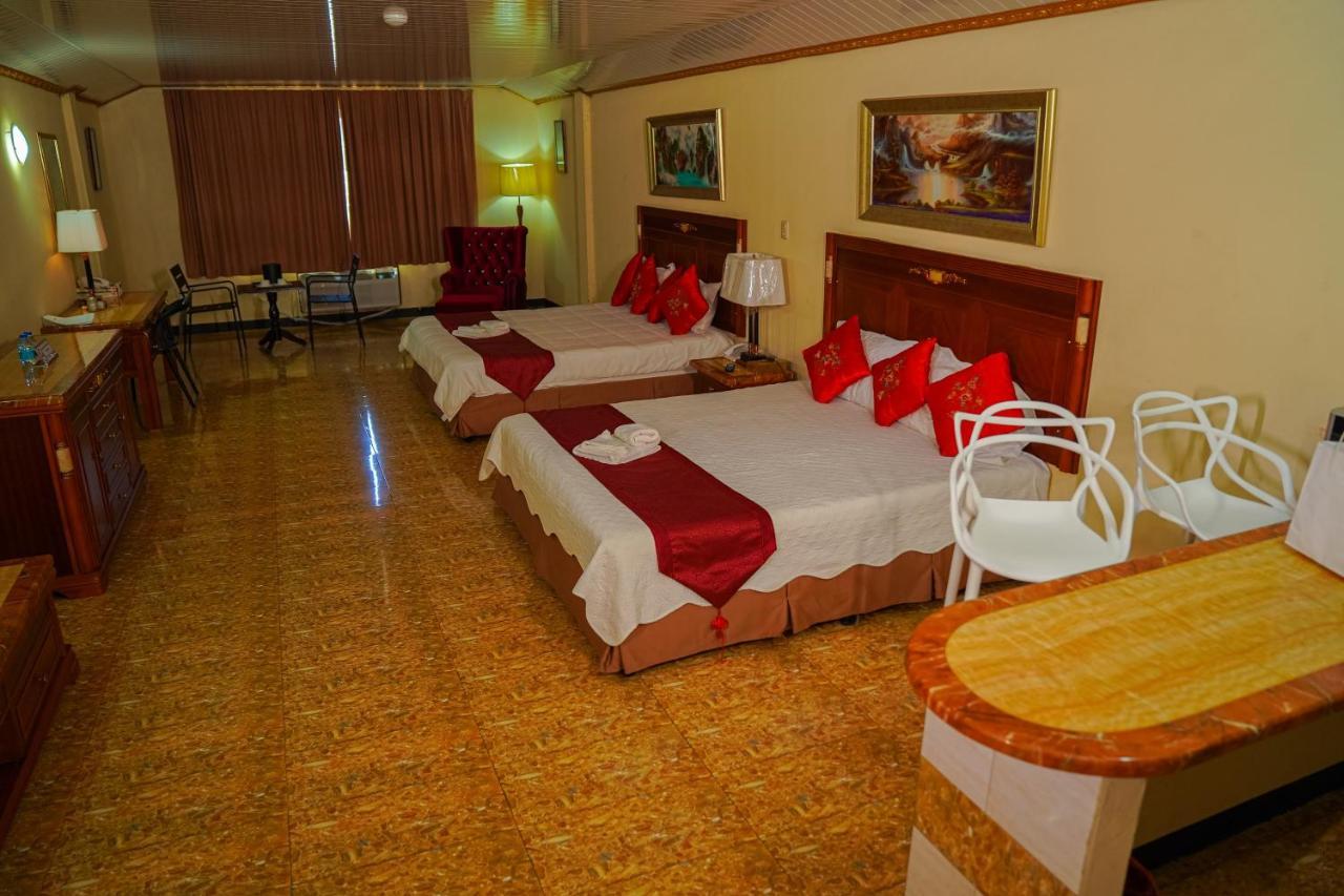 Metro Hotel Couva Bagian luar foto