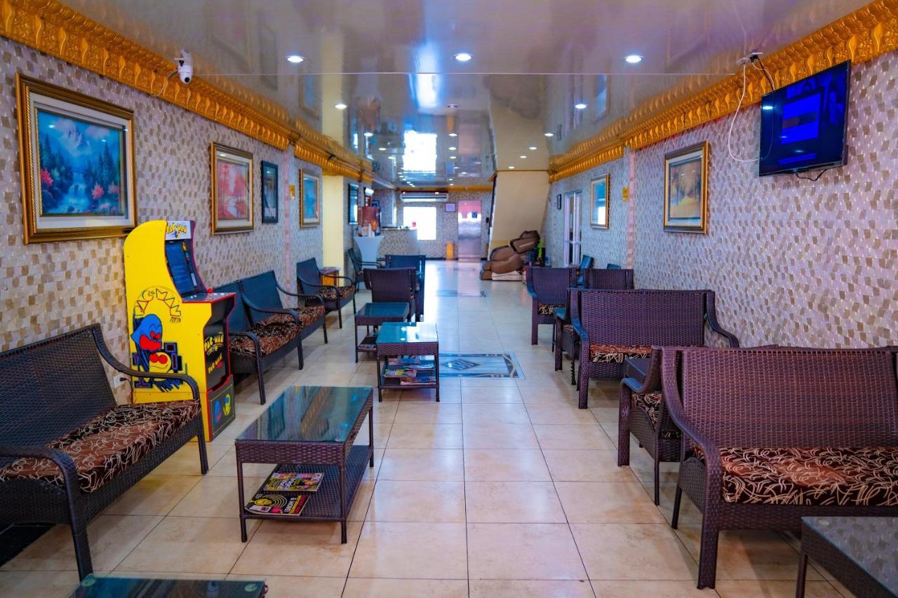 Metro Hotel Couva Bagian luar foto