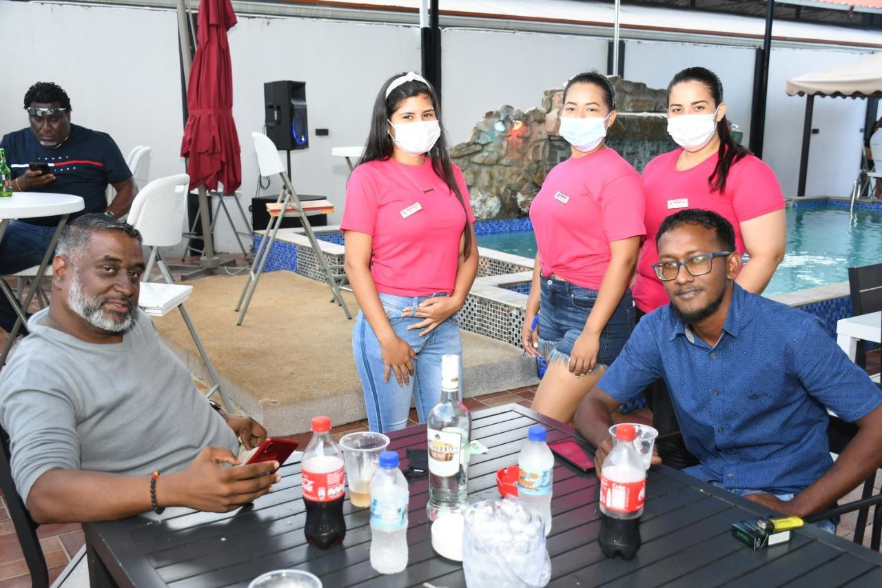 Metro Hotel Couva Bagian luar foto