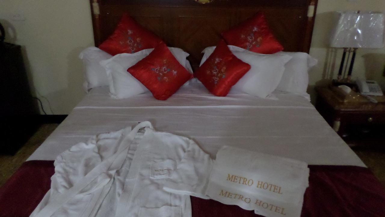 Metro Hotel Couva Bagian luar foto