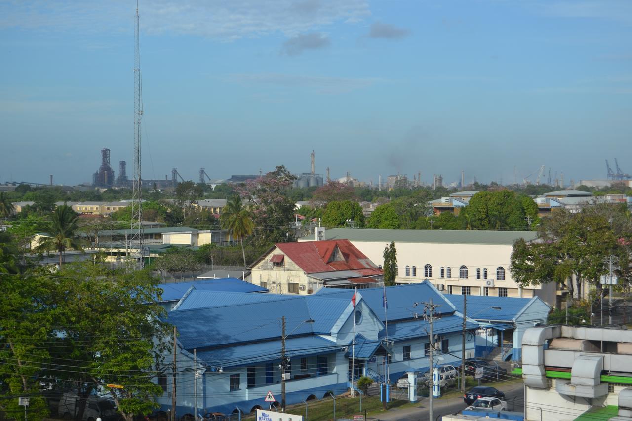 Metro Hotel Couva Bagian luar foto